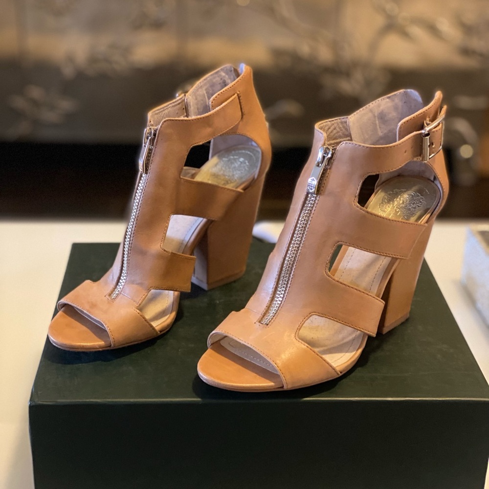 Women’s 7.5 shoes